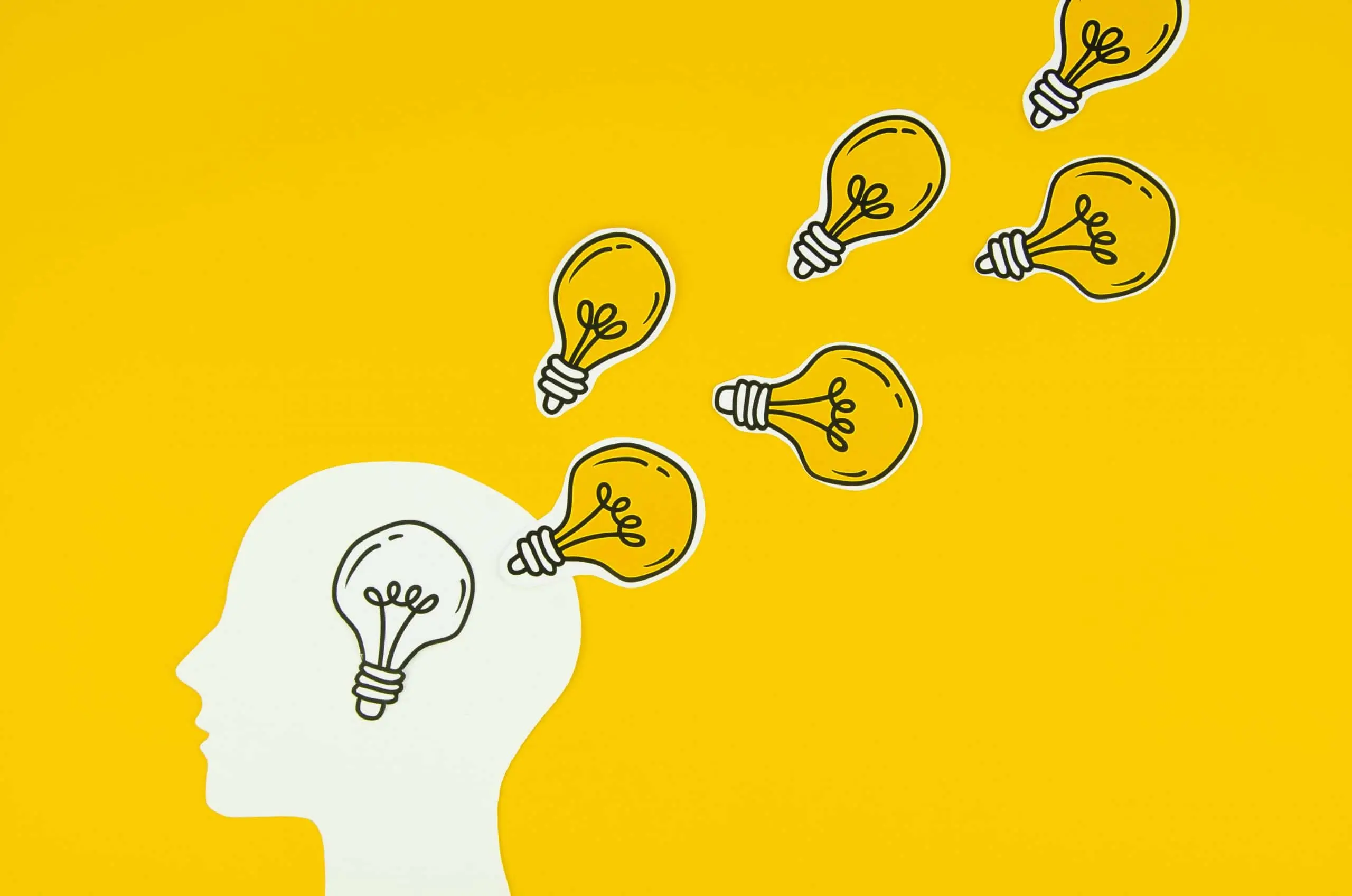 golden-light-bulb-as-ideas-person-min-scaled Idei de afaceri mici